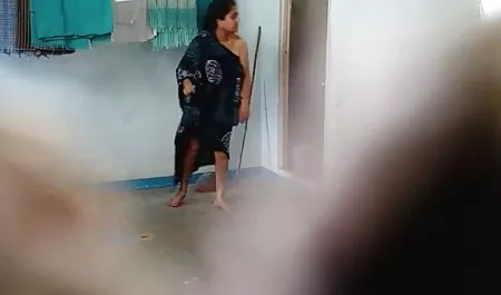 او موافقت كرد كه با مرد زيبايي مقابل عکس دخترای کون گنده دور اتاق بخوابد