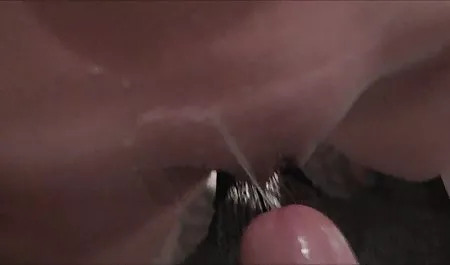 او از سوراخ ها برای نگه تصاویر سکس از کون داشتن مادرش استفاده کرد