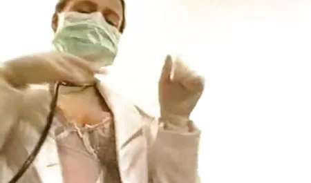 مولی گلو طولانی و گربه مرطوب مرطوب کوس تنگ متحرک مولی مای کار خود را انجام داد