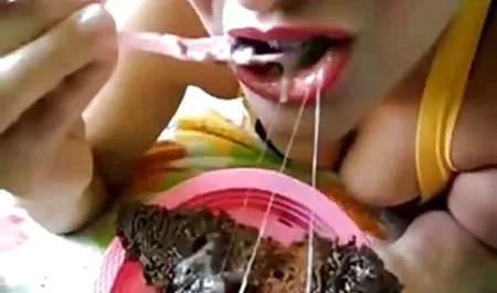 بدن زیبا سیلویا ساژ می خواهد با همسرش مقاربت کند عکس کس وکون خوشگل