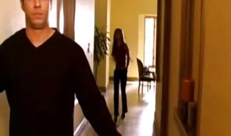 زن عکس سکسی کیرتوکس وکون شکوفا Wanna Cavalli شکاف فعلی چندین بار مثله شده است