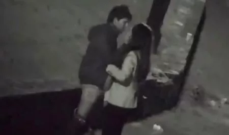 برادر خواهر باتلاقی را در الاغ عکس متحرک کس و کیر گرفتار می کند