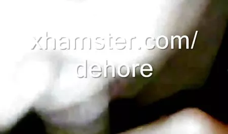 پسر بچه برنزه شده مشروبات الکلی روسی عکس کیرتوکس وکون می نوشند آنتونین